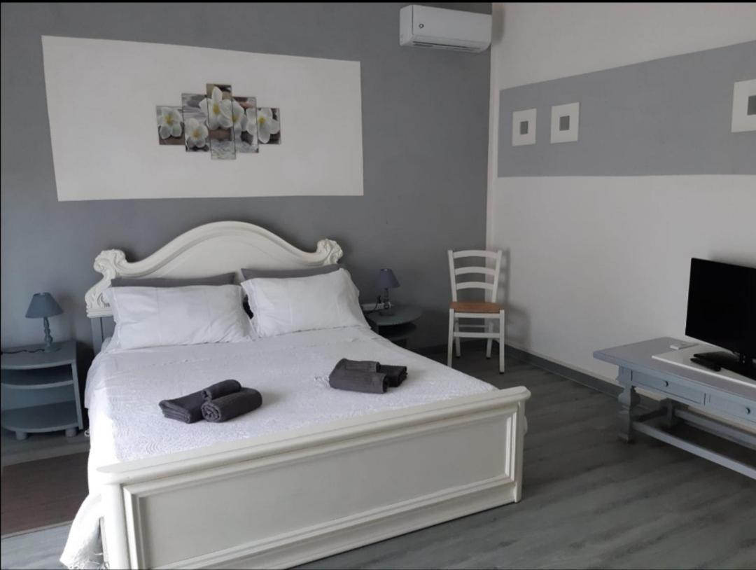 B&B La Mandragola Berra Bagian luar foto