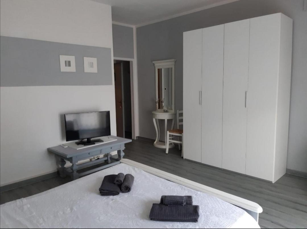 B&B La Mandragola Berra Bagian luar foto
